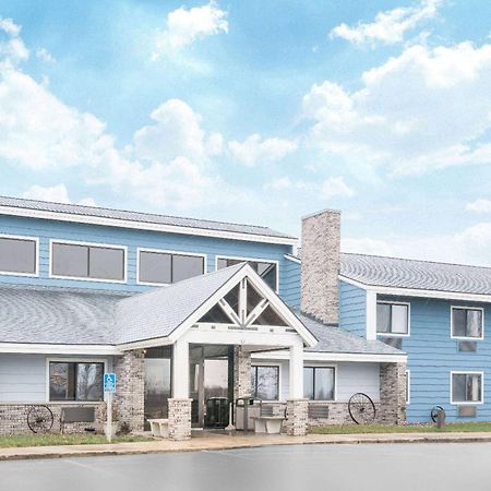 Baymont By Wyndham Kasson Rochester Area Extérieur photo