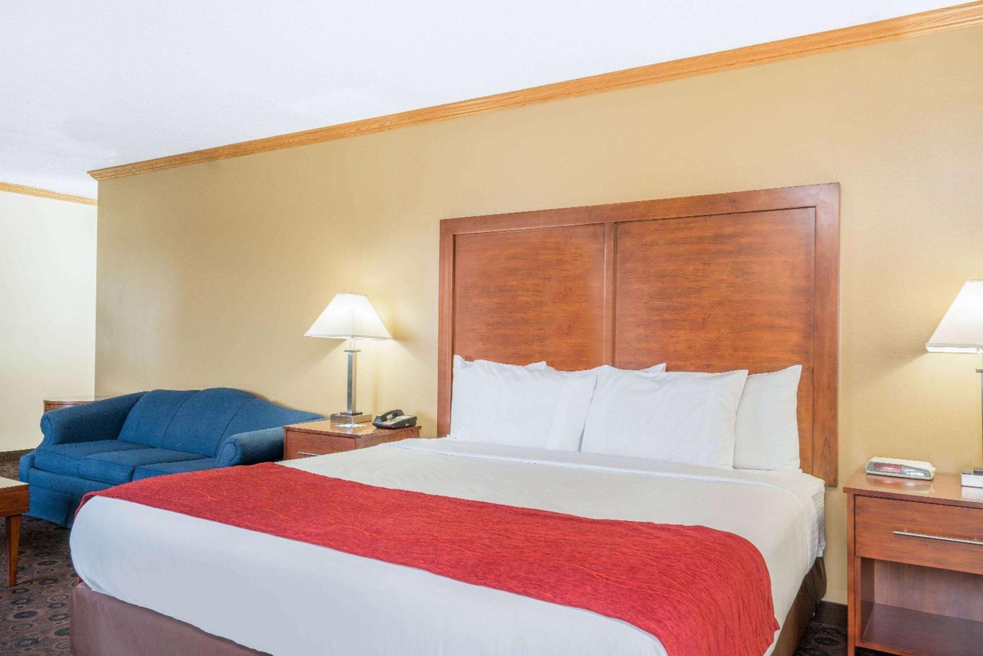 Baymont By Wyndham Kasson Rochester Area Extérieur photo