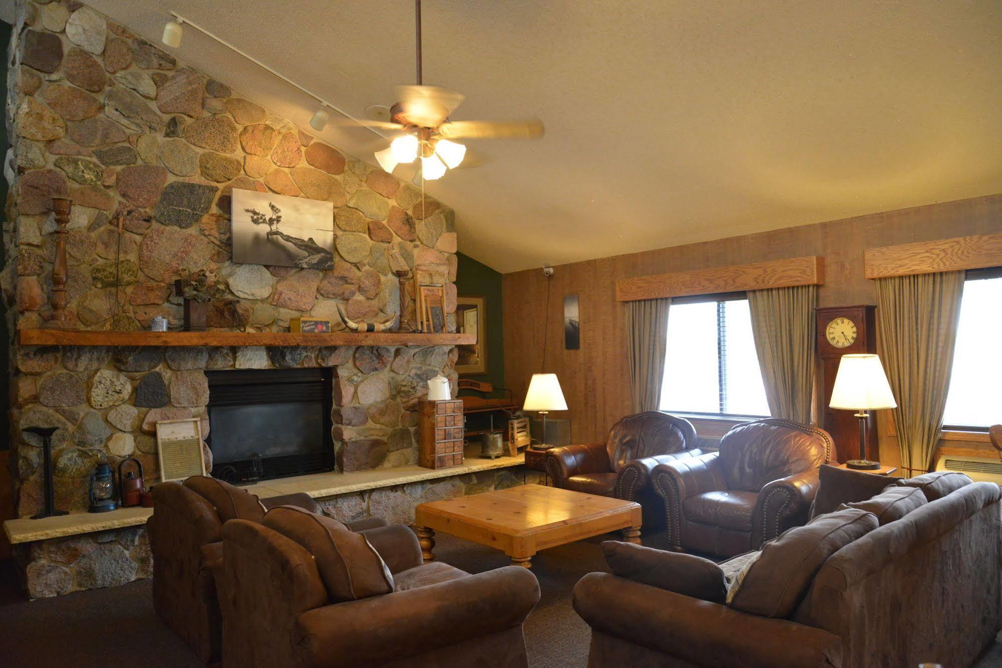 Baymont By Wyndham Kasson Rochester Area Extérieur photo